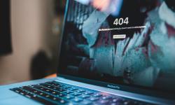 Une page 404 affichée sur un PC portable