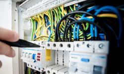 Tableau électrique ouvert