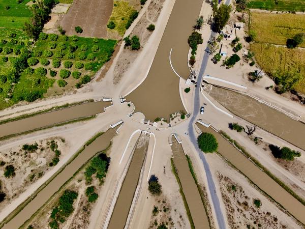 Un canal en forme de branche