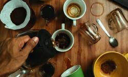 Plusieurs tasses à café