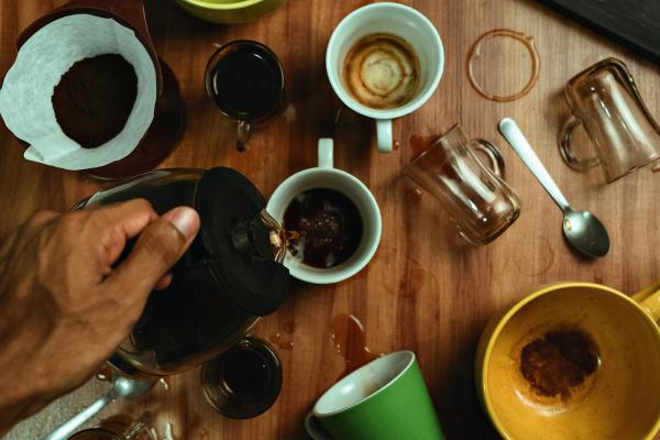 Plusieurs tasses à café